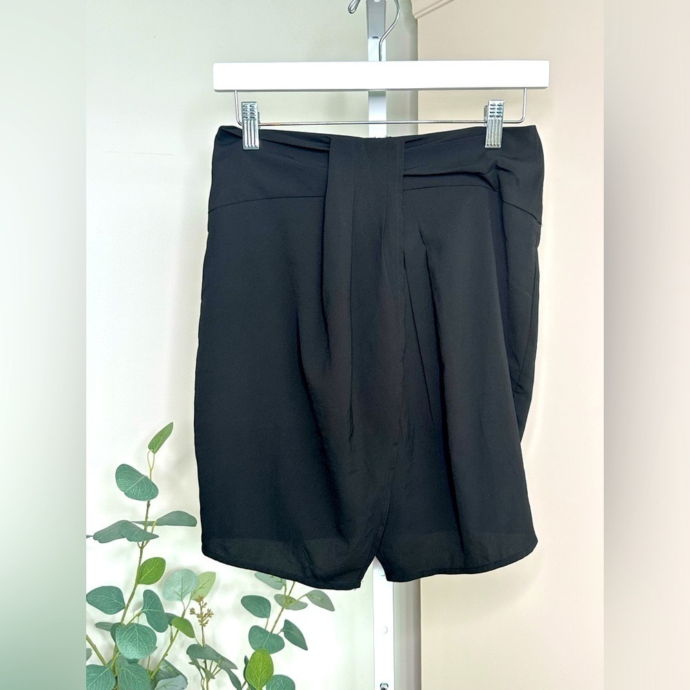 TOBI Pleated Front Black Lined Mini Skirt Size Small